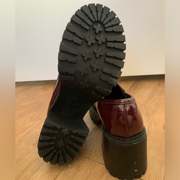 MIA dahlia platform lug sole loafer in burgundy - Picture 4 of 4